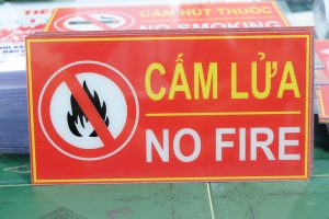 Bảng mica cấm lửa