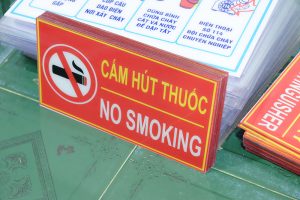 Bảng mica cấm hút thuốc