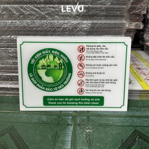 Biển báo giữ vệ sinh chung trong nhà vệ sinh