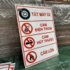 Biển báo cấm cho cây xăng, kho hóa chất