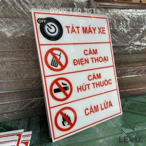 Biển báo cấm cho cây xăng, kho hóa chất