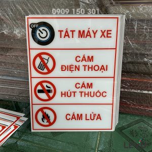 Biển báo cấm cho cây xăng, kho hóa chất