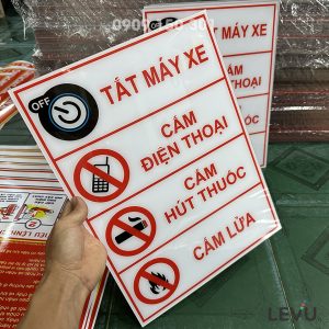 Biển báo cấm cho cây xăng, kho hóa chất