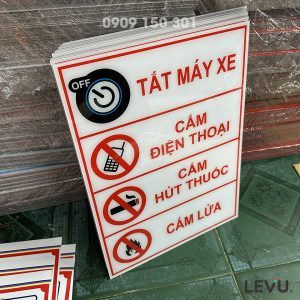 Biển báo cấm cho cây xăng, kho hóa chất