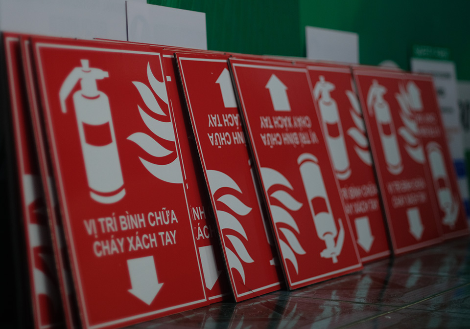Bảng mica vị trí đặt thiết bị pccc